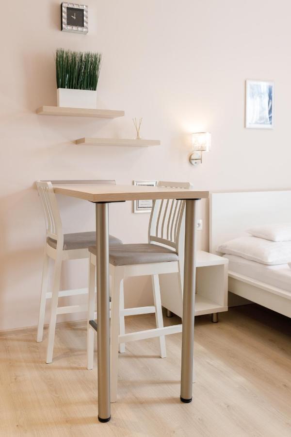 Anova Apartman ギュラ エクステリア 写真